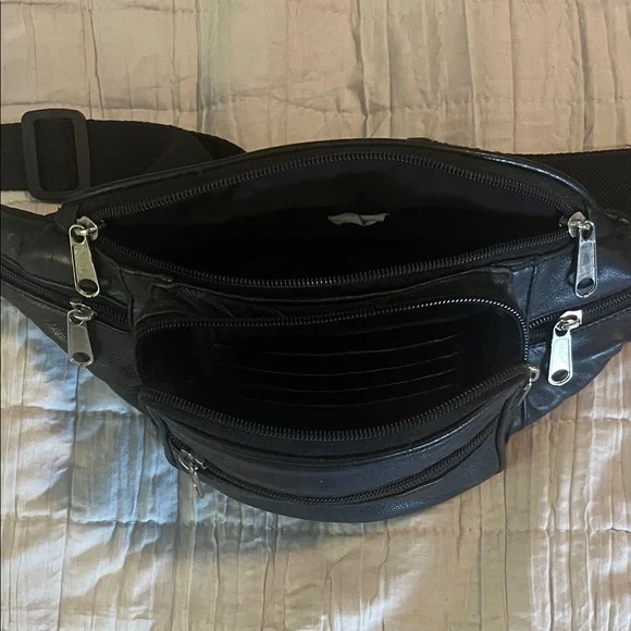 Black Leather Men's Waist Bag - Picture 4 of 4